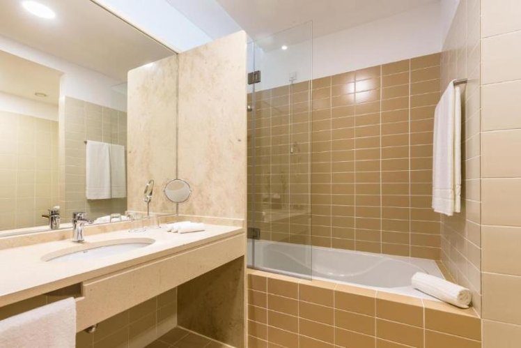 SINGLE STANDARD Room