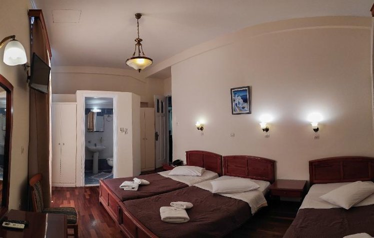 TRIPLE STANDARD Room