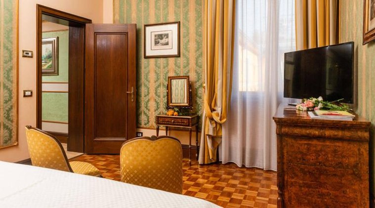 SUITE DELUXE Room