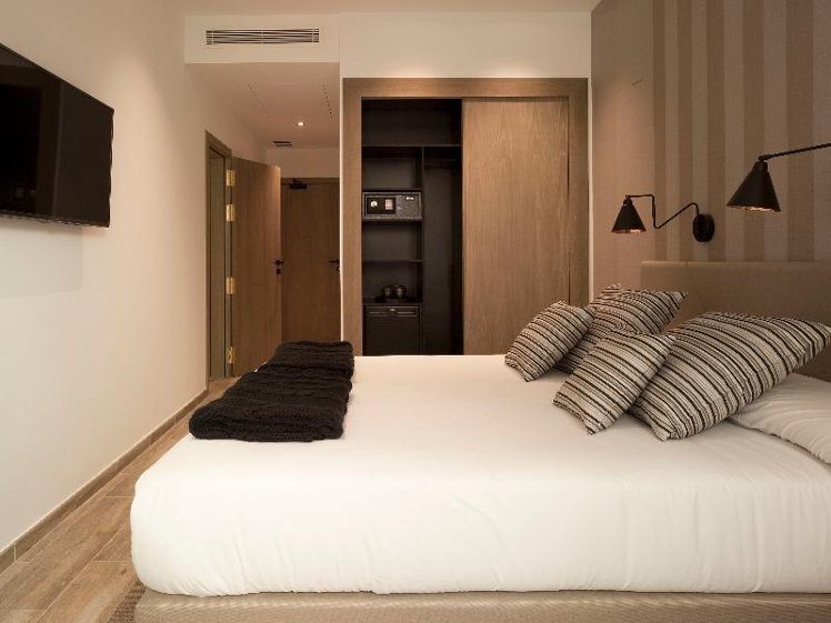 Double or Twin CLASSIC ONE BEDROOM Room