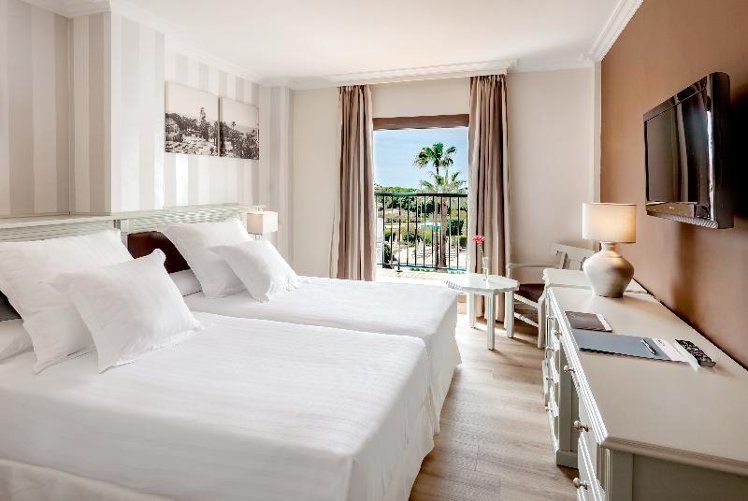 Double or Twin POOL VIEW Room