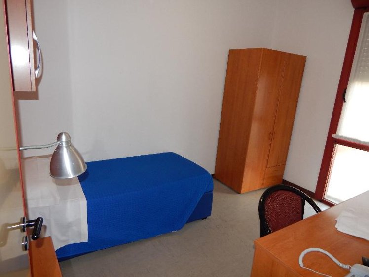 SINGLE STANDARD Room