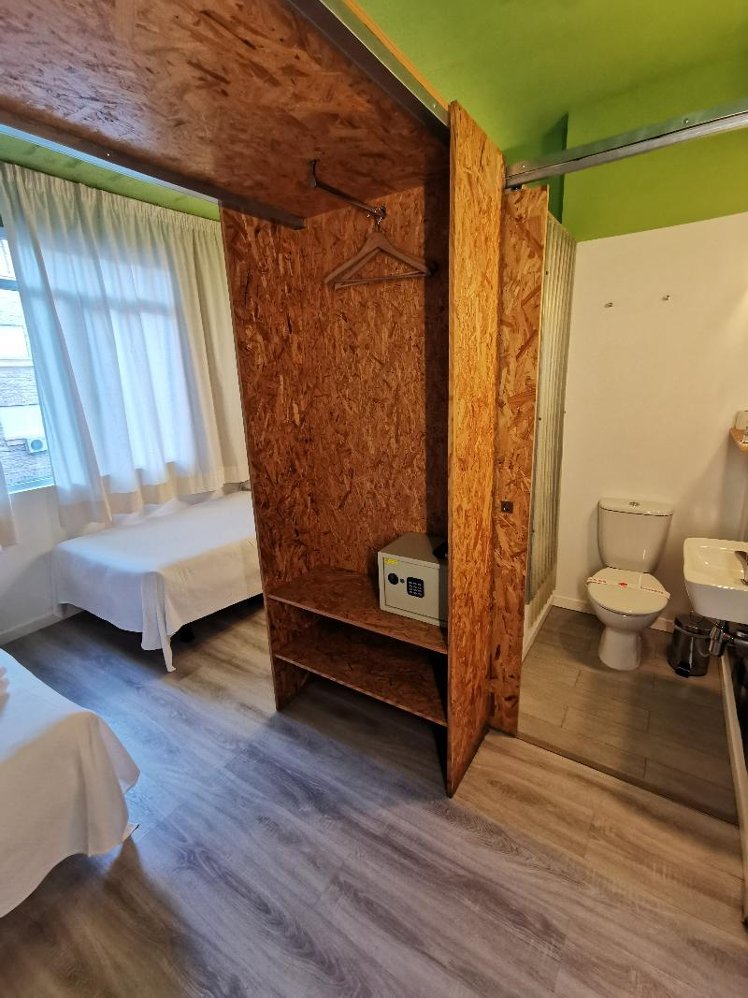 TWIN STANDARD Room