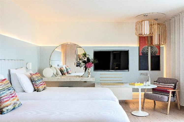 TWIN DELUXE WITH BALCONY Room