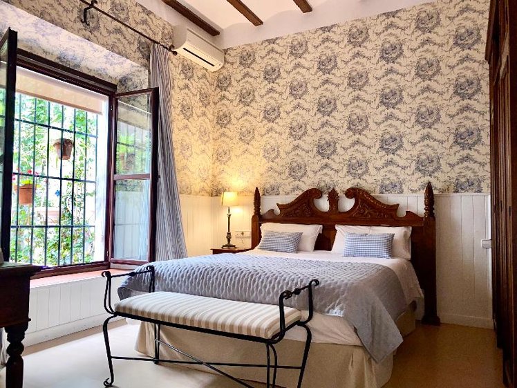 DOUBLE STANDARD Room