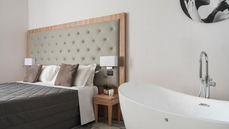 JUNIOR SUITE WITH JACUZZI Room