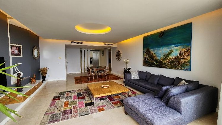 APARTMENT FOUR BEDROOMS ONE BATHROOM Room