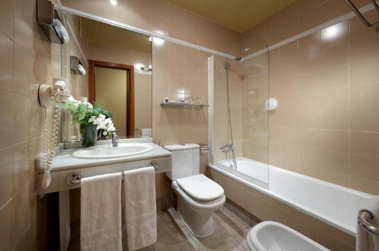 SINGLE STANDARD Room