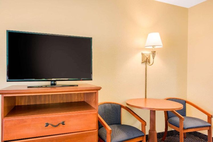 DOUBLE TWO QUEEN BEDS Room