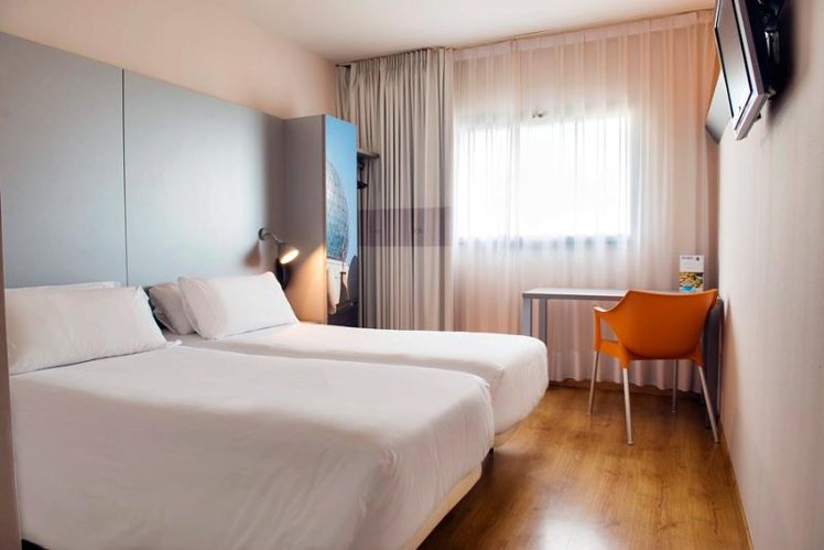 TWIN STANDARD Room