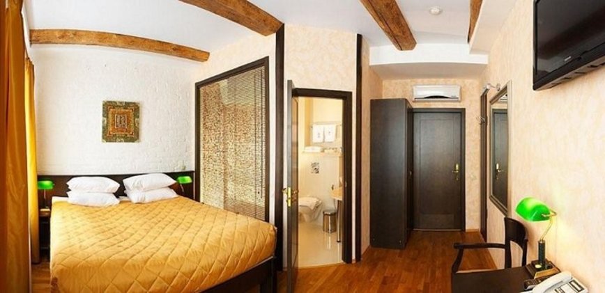DOUBLE STANDARD Room