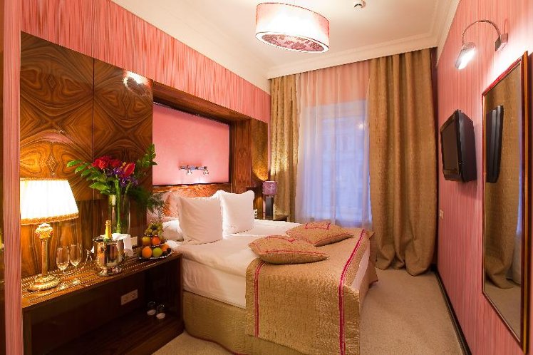 DOUBLE STANDARD Room