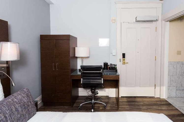 SINGLE STANDARD Room