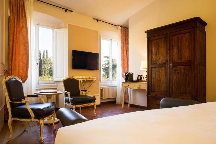 DOUBLE SUPERIOR KING BED Room