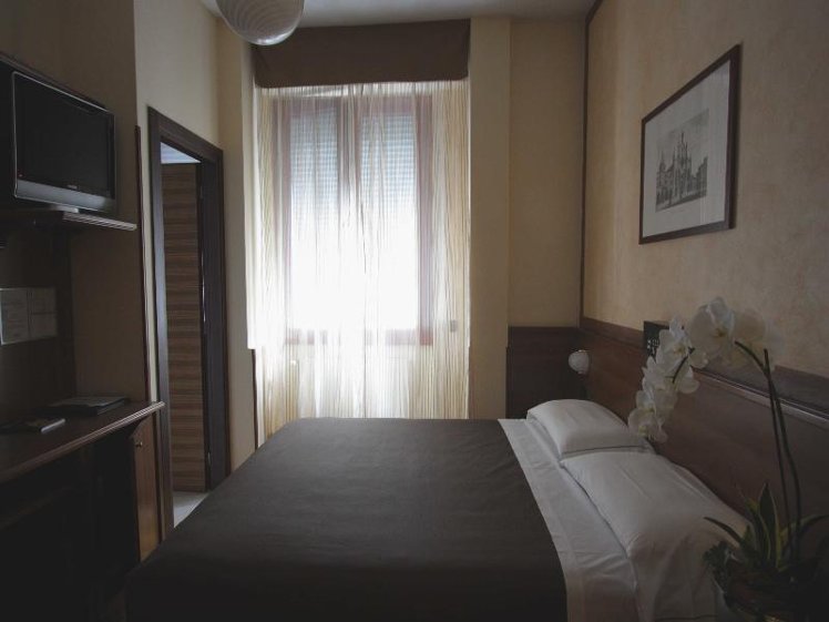 DOUBLE STANDARD Room