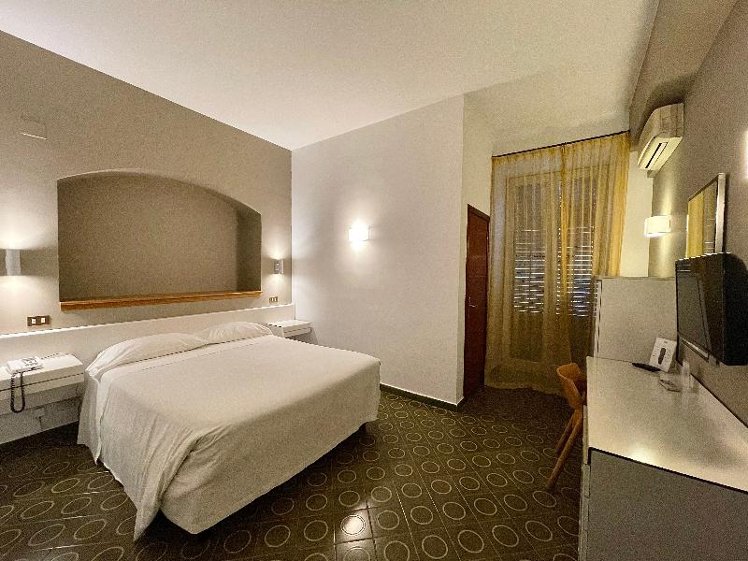 DOUBLE STANDARD Room