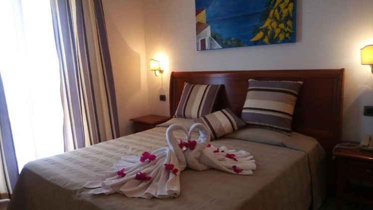 SINGLE STANDARD Room