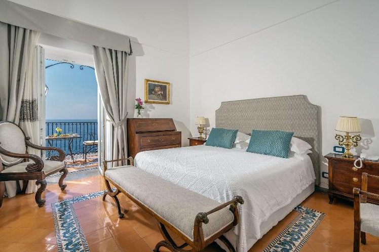 DOUBLE DELUXE SEA VIEW WITH BALCONY Room