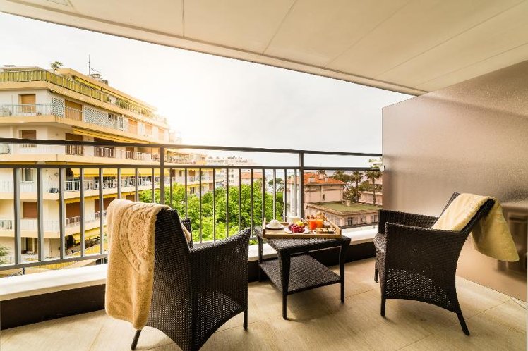 DOUBLE DELUXE Room