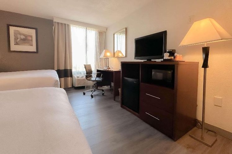 SUITE TWO QUEEN BEDS NON SMOKING Room