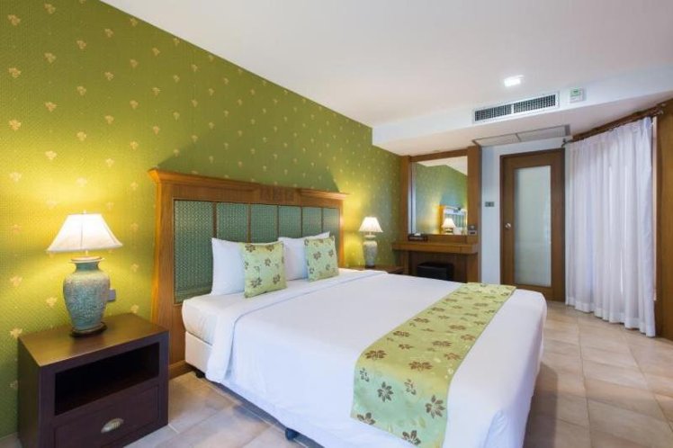 JUNIOR SUITE STANDARD Room