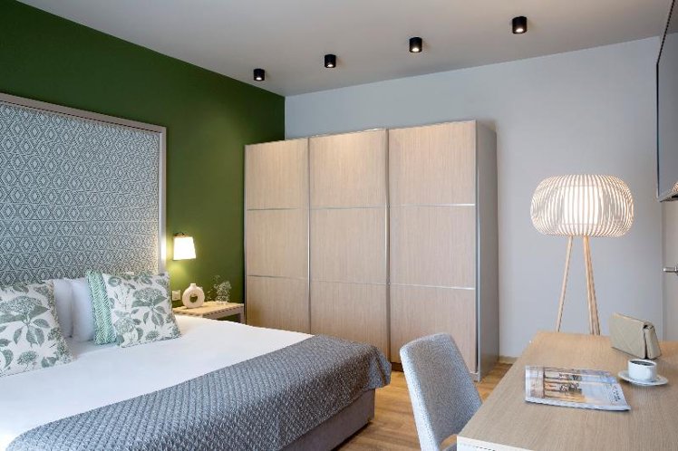 SUITE KING SIZE BED Room