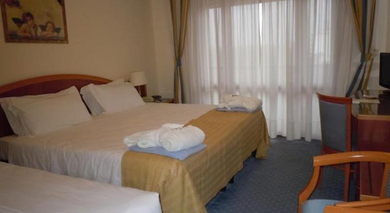 TRIPLE COMFORT Room