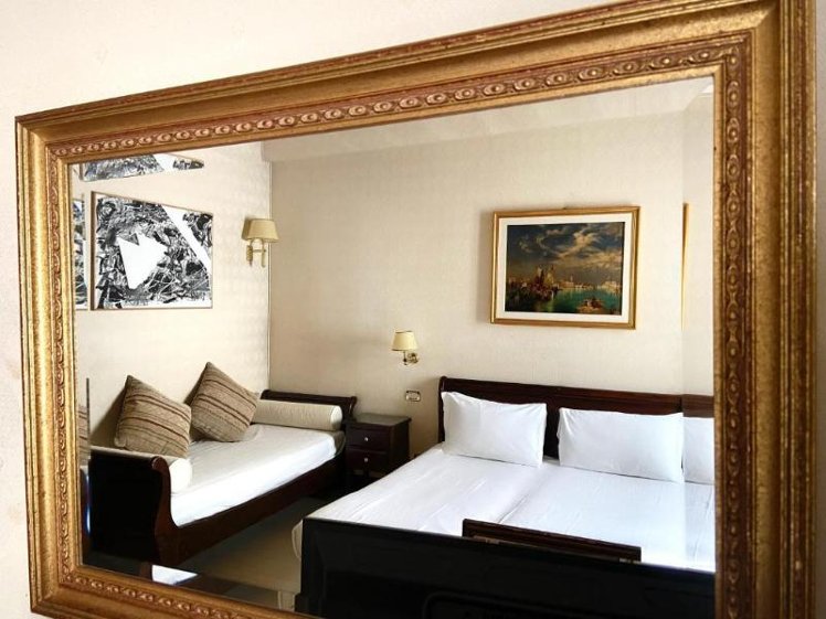 QUADRUPLE SUPERIOR Room