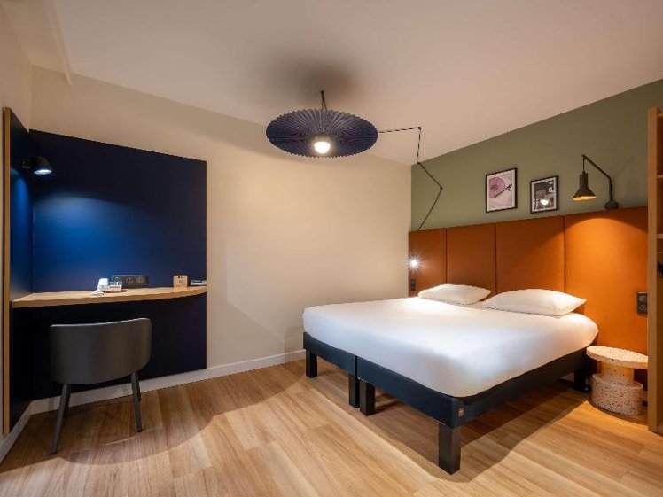 DOUBLE WITH DOUBLE BED Room
