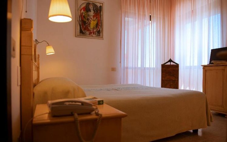 JUNIOR SUITE STANDARD Room