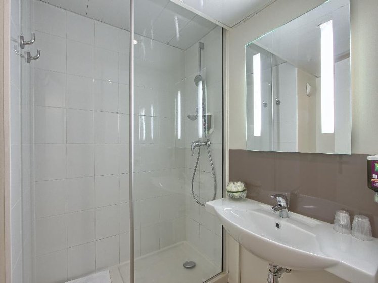SINGLE STANDARD Room