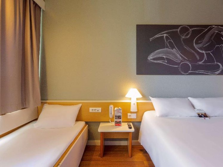 DOUBLE WITH DOUBLE BED Room