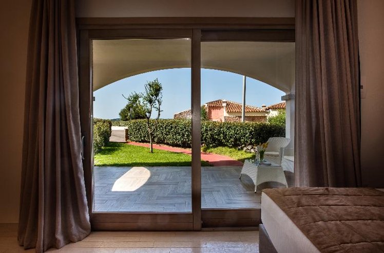 SUITE GARDEN VIEW Room