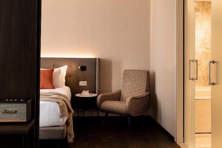 JUNIOR SUITE STANDARD Room