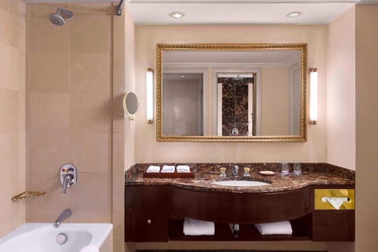 DOUBLE CLUB KING BED Room
