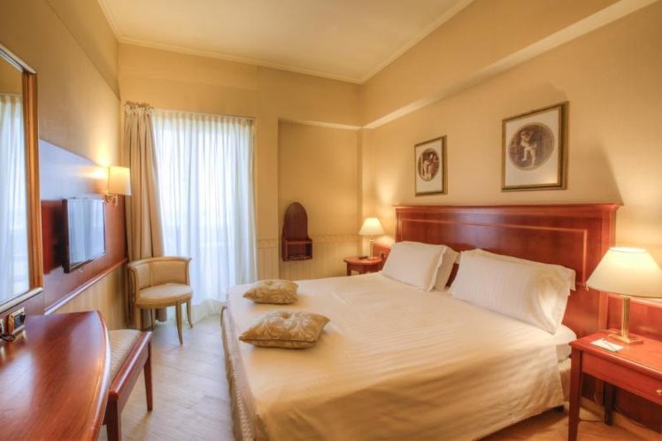 TRIPLE EXECUTIVE Room