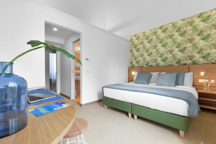 DOUBLE SUPERIOR Room