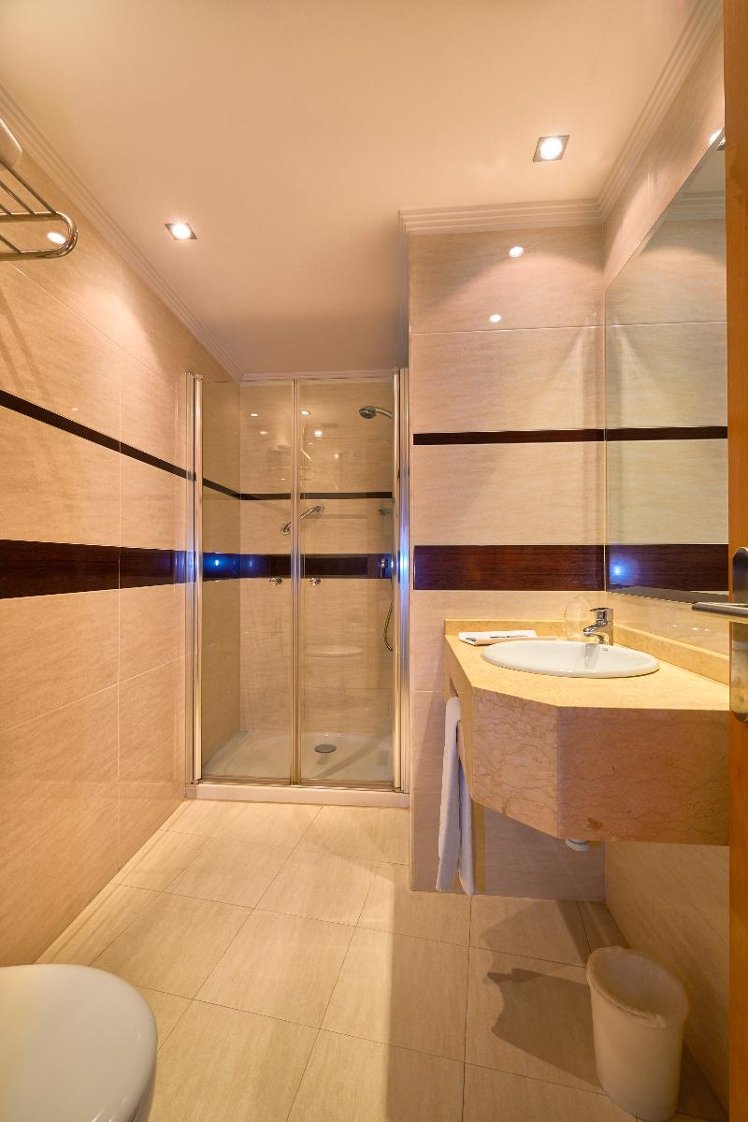 SINGLE STANDARD Room