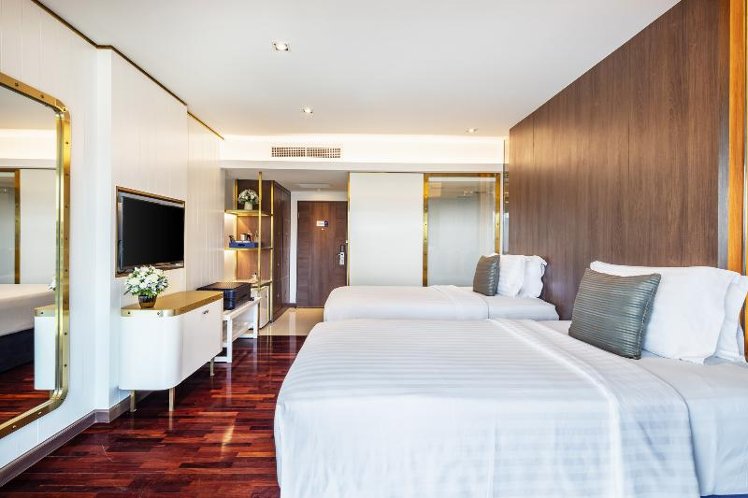 Double or Twin DELUXE Room