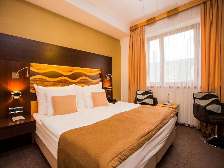 DOUBLE STANDARD Room