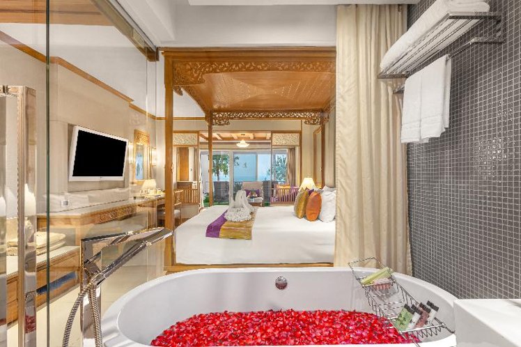 DOUBLE HONEYMOON Room