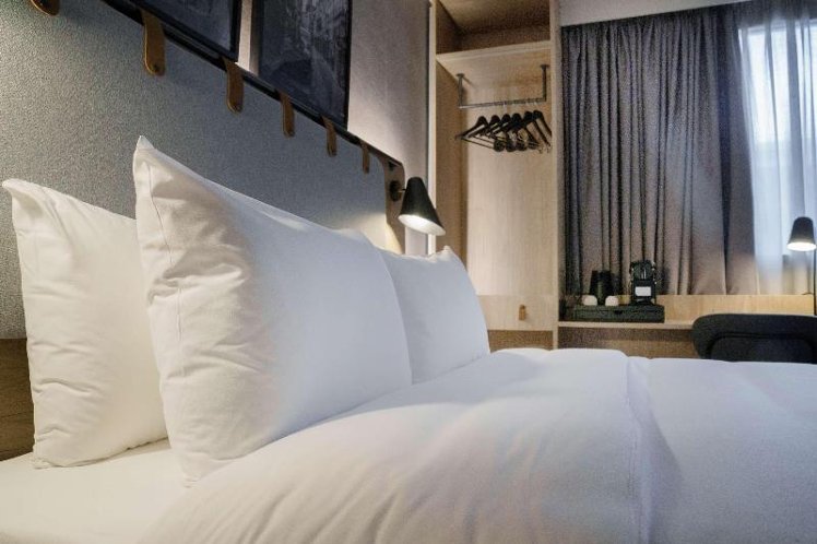 DOUBLE SUPERIOR KING BED Room