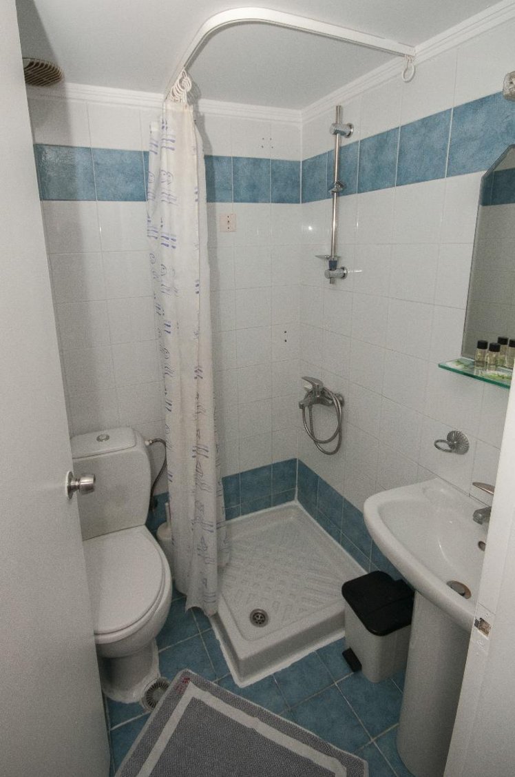SINGLE STANDARD Room