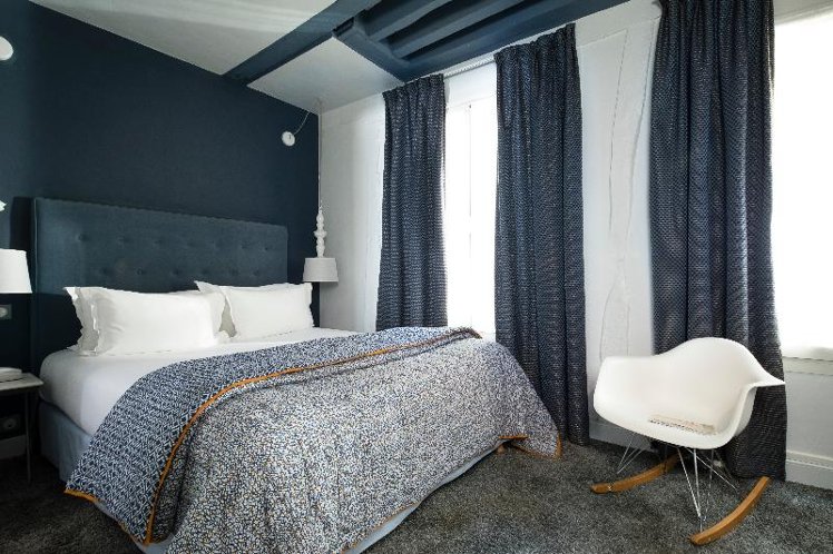 DOUBLE SUPERIOR Room