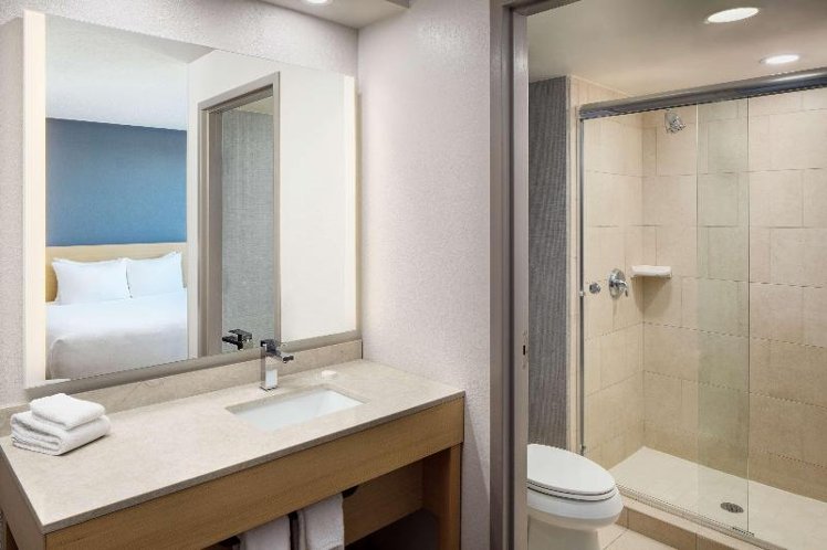 QUADRUPLE TWO QUEEN BEDS NON SMOKING Room