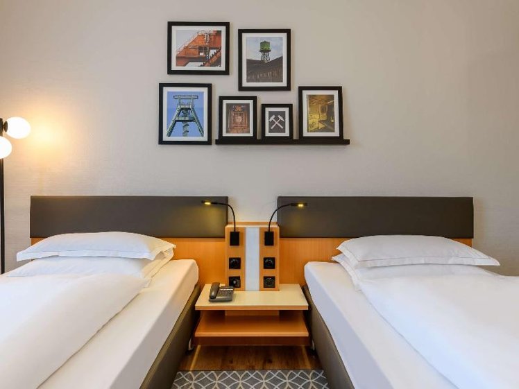 TWIN SUPERIOR Room