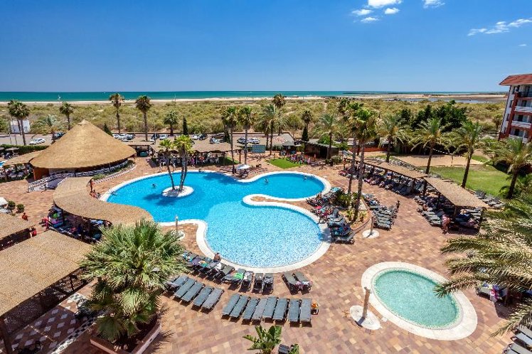 DOUBLE SUPERIOR POOL VIEW Room