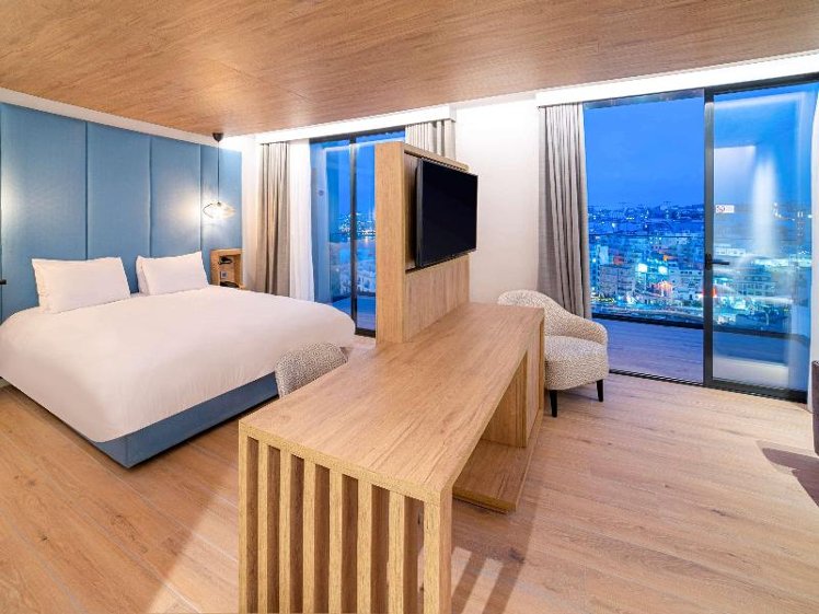 JUNIOR SUITE WITH BALCONY Room