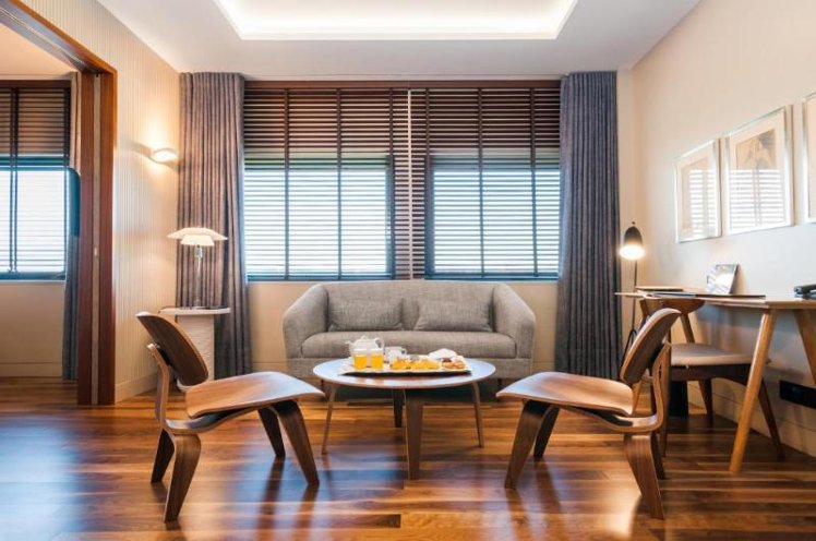 SUITE PREMIUM KING BED Room