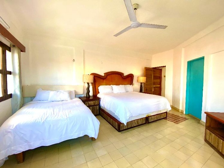 DOUBLE DELUXE TWO QUEEN BEDS Room